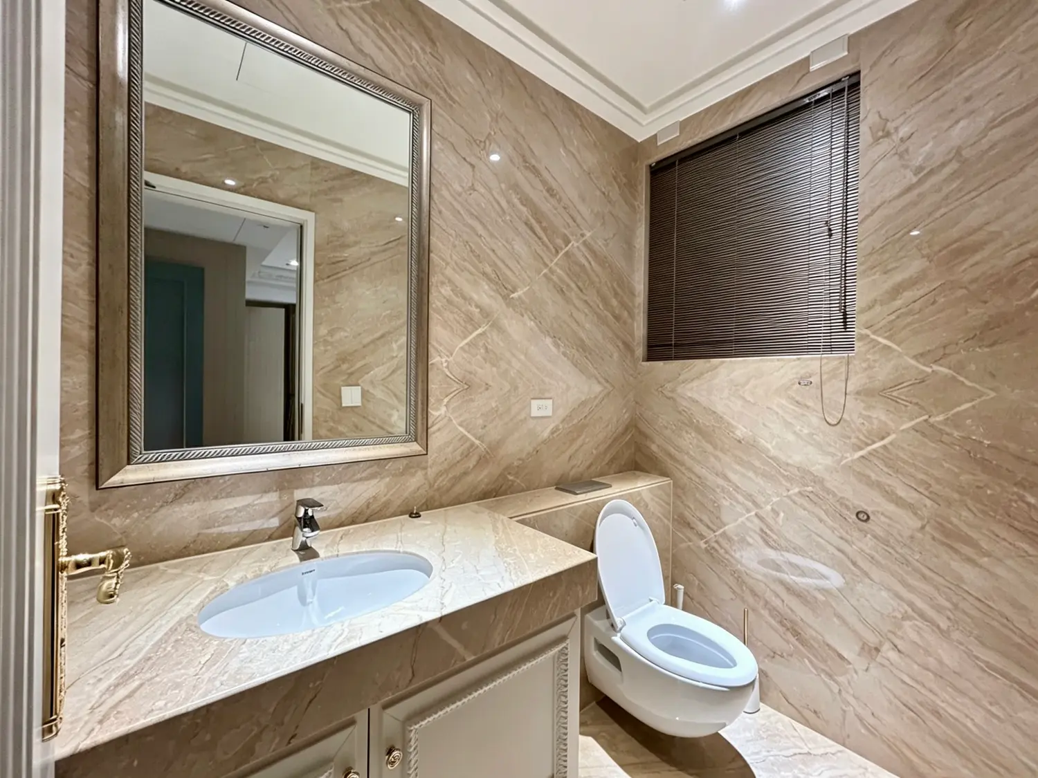 4 bedrooms apartment for rent in Xitun District, Taichung City | NT$ 125 000 | 58 ping slide 2