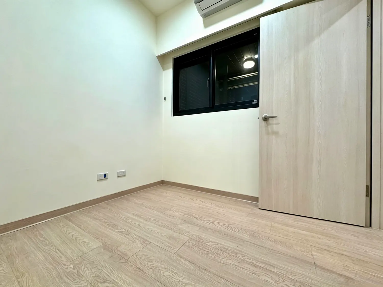 2 bedrooms apartment for rent in Xitun District, Taichung City | NT$ 28 500 | 14 ping slide 9
