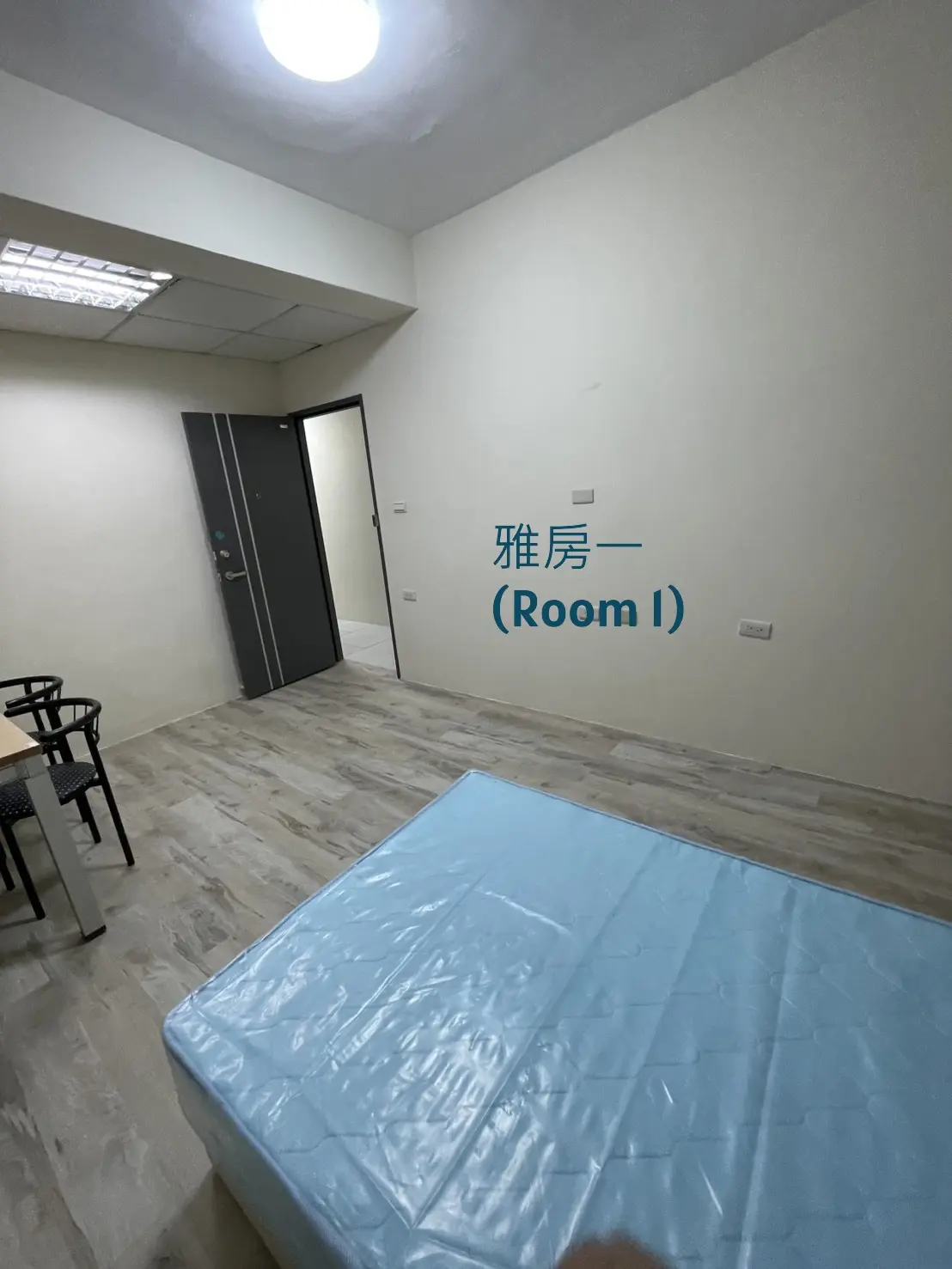 Room for rent in Taipei City, Shilin District | NT$ 11 000 | 7 ping slide 0