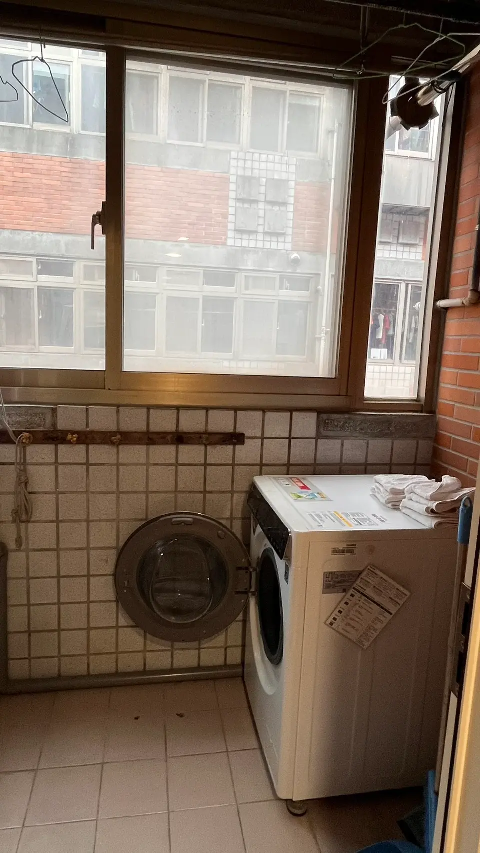 4 bedrooms apartment for rent in Songshan District, Taipei City | NT$ 68 000 | 42 ping slide 16