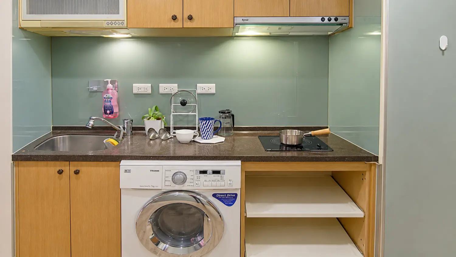 Studio apartment for rent in Zhongshan District, Taipei City | NT$ 33 000 | 9 ping slide 7