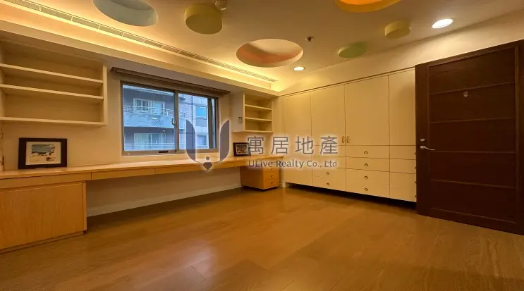 4 bedrooms apartment for rent in Shilin District, Taipei City | TWD 120 000 | 66 ping slide 8