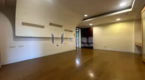 4 bedrooms apartment for rent in Shilin District, Taipei City | TWD 120 000 | 66 ping slide 9