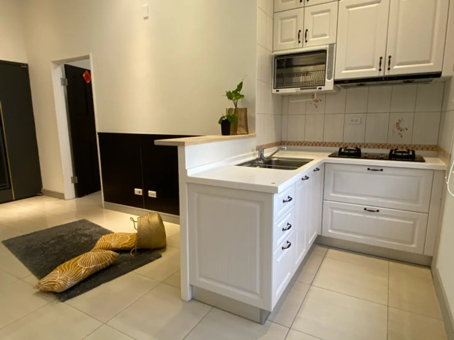 2 bedrooms apartment for rent TWD 39 000 - 16 ping - Xinyi District, Taipei City slide 0