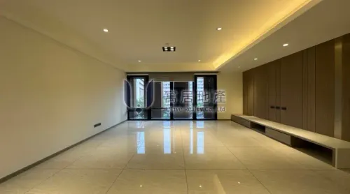 Apartment for rent TWD 155 000 - Zhongyi Street - 3 bedrooms