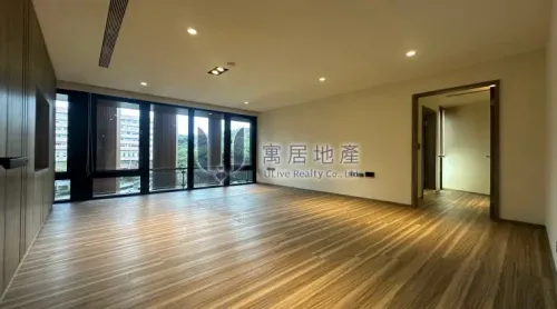 Apartment for rent TWD 155 000 - Zhongyi Street - 3 bedrooms