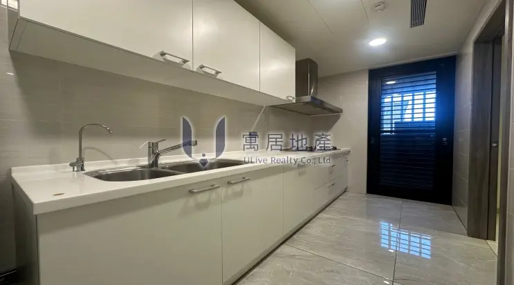 5 bedrooms apartment for rent TWD 190 000 - 51 ping - Shilin District, Taipei City slide 11