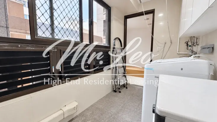 4 bedrooms apartment for rent in Zhongzheng District, Taipei City | NT$ 150 000 | 48 ping slide 15