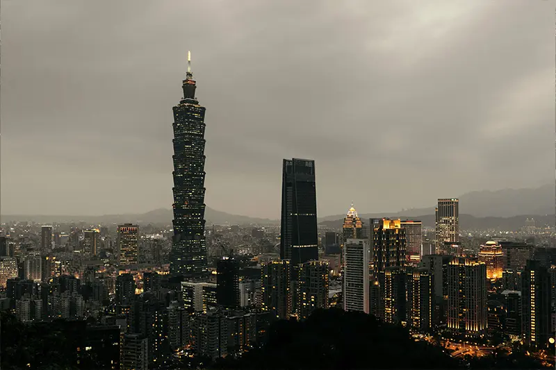 Taipei : the cosmopolitan hub